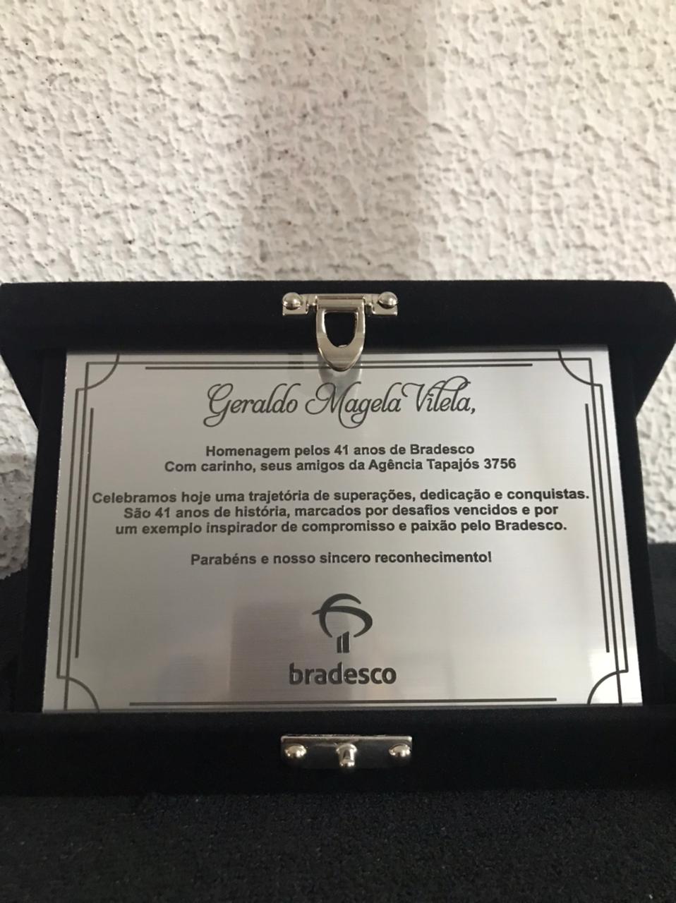 Placa de Homenagem em acrílico escovado com estojo de veludo - Placas de Homenagem - Imagem 6